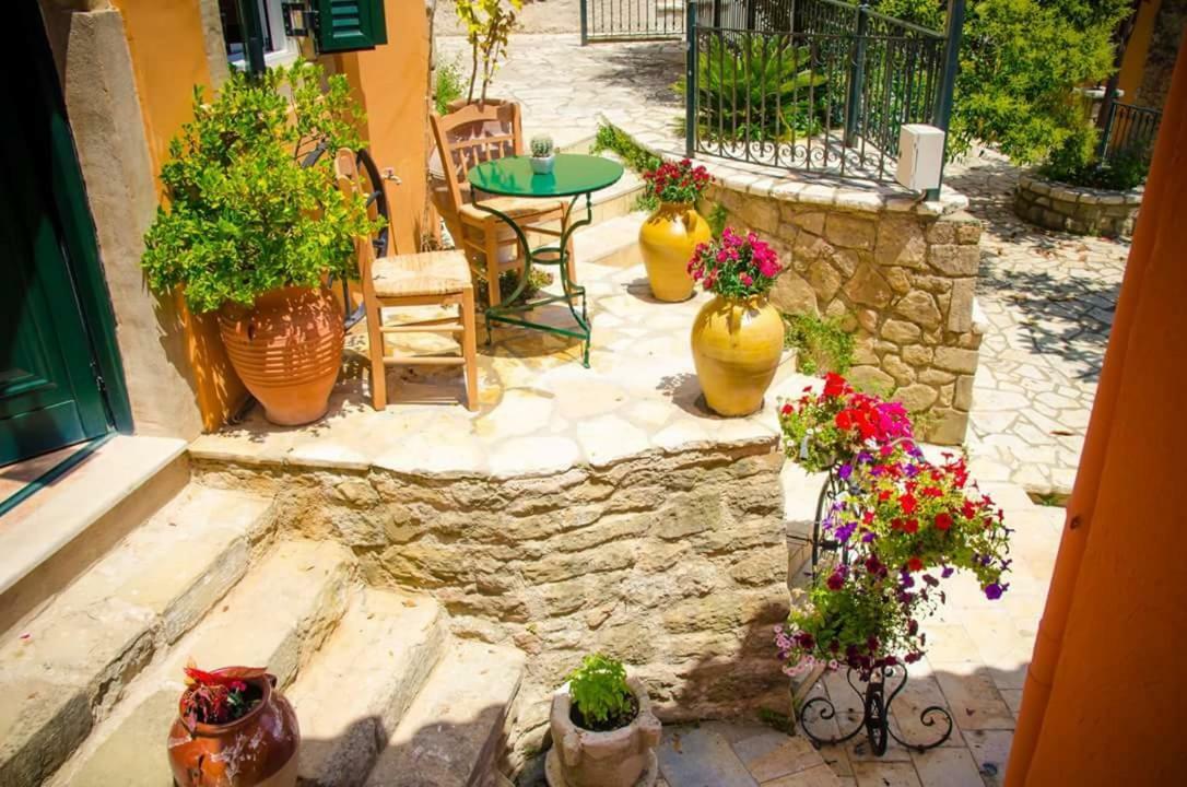 Villa Conte Rari Агиос-Гордиос Экстерьер фото